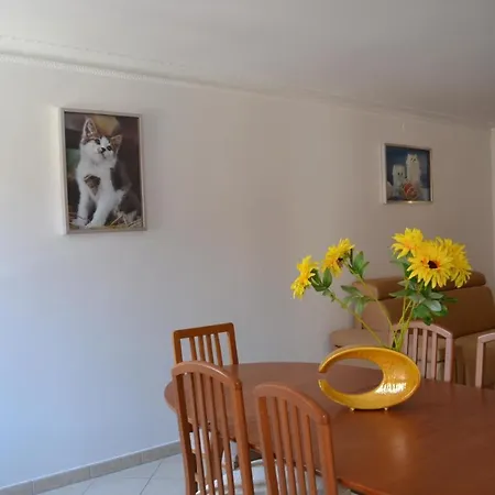 Aunty Dora Apartment Apartamento *
