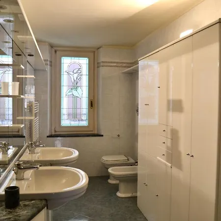 Apartment Aunty Dora Apartment Mantova